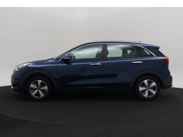 Photo 21 of 24 of KNACC81CGJ5113784 Kia Niro 1.6 GDi Hybrid ExecutiveLine (5-drs