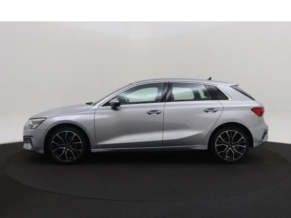 Photo 21 of 24 of WAUZZZGY5MA031836 Audi A3 Sportback 35 TFSI S-Tronic Business Edition