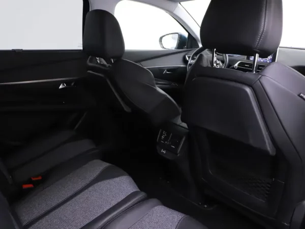 Photo 21 of 28 of VF3MRHNSJKL032587 Peugeot 5008 1.2 PureTech Allure Navi