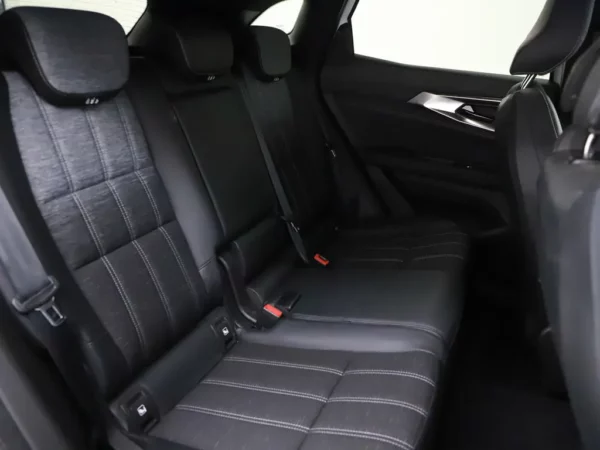 Photo 21 of 29 of VF1RHN00070299589 Renault Austral 1.2 E-Tech full hybrid 200 Techno