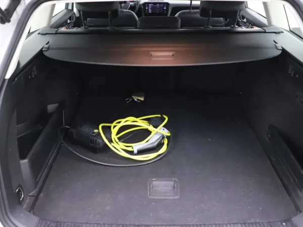 Photo 21 of 30 of WVWZZZ3CZJE189716 Volkswagen Passat Variant 1.4 TSI GTE (5-drs