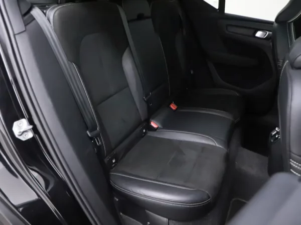 Photo 21 of 30 of YV1XZEDVEM2481671 Volvo XC40 Recharge P8 AWD R-Design LED