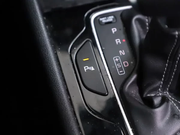 Photo 21 of 35 of KNACC81CGH5054995 Kia Niro 1.6 GDi Hybrid ExecutiveLine