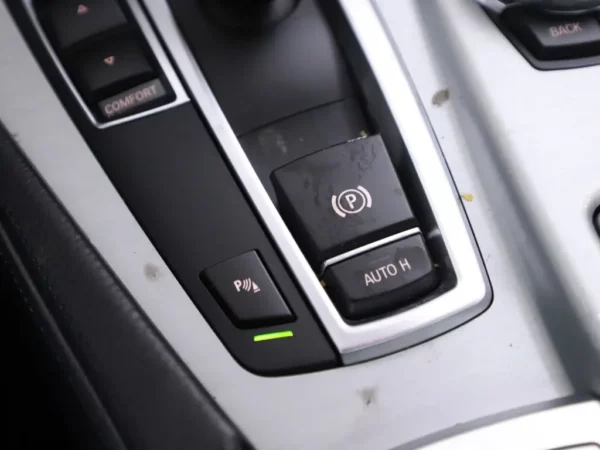 Photo 21 of 37 of WBA5G11060D177843 BMW 5 Serie Touring 520i High Executive Leder