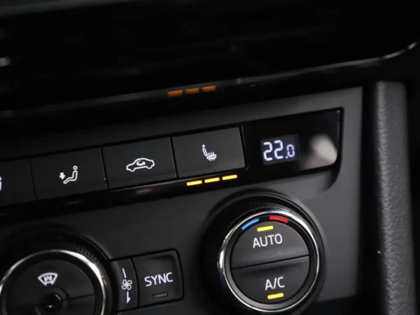 Skoda Superb Combi 1.6 TDI Aut. Style Business LED