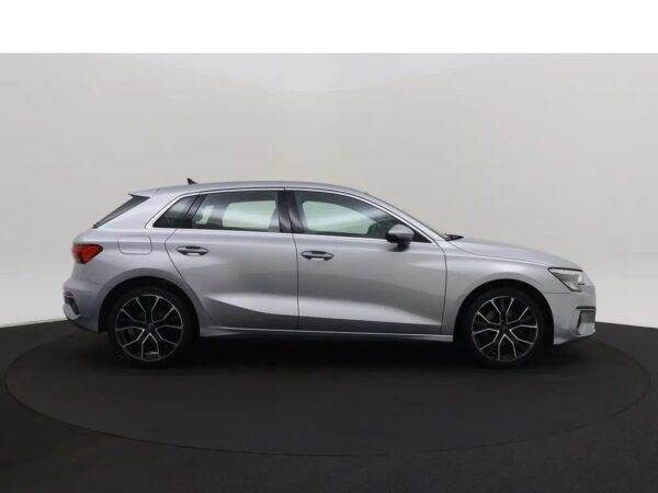 Photo 22 of 24 of WAUZZZGY5MA031836 Audi A3 Sportback 35 TFSI S-Tronic Business Edition