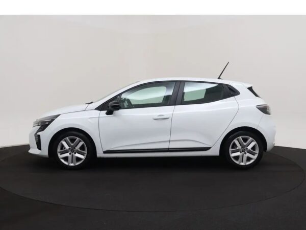 Photo 22 of 25 of VF1RJA00474065221 Renault Clio 1.6 E-Tech Full Hybrid 145