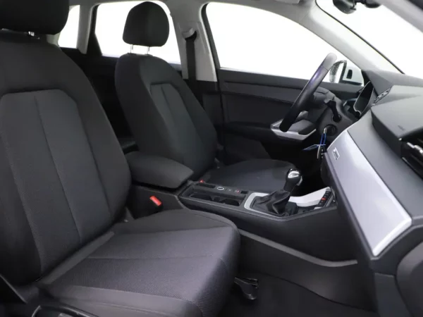 Photo 22 of 28 of WAUZZZF3XR1006511 Audi Q3 45 TFSI e edition