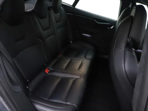 Photo 22 of 30 of 5YJSA7E29JF270906 Tesla Model S 75D Base PANO