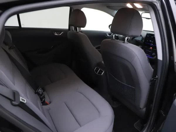 Photo 22 of 30 of KMHC851JFLU065099 Hyundai IONIQ Comfort EV 38 kWh