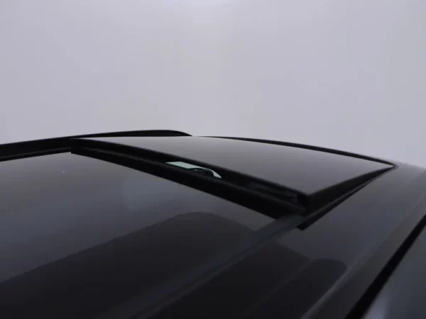 Photo 22 of 30 of YV1XZEDVEM2481671 Volvo XC40 Recharge P8 AWD R-Design LED