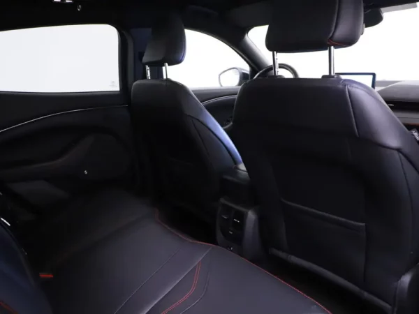 Ford Mustang Mach-E AWD 75 kWh LED