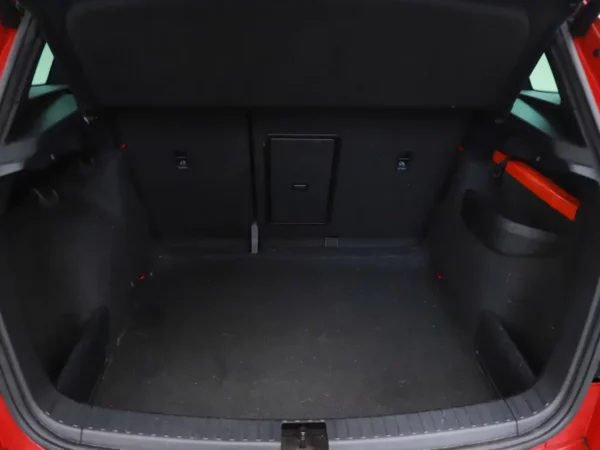 Photo 22 of 34 of TMBJR7NU6M5017005 Skoda Karoq 1.5 TSI ACT Sportline Business LED