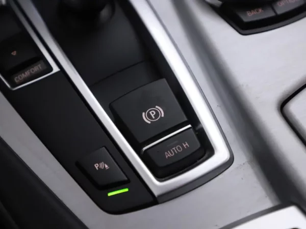 Photo 22 of 34 of WBA5G11040GC99540 BMW 5 Serie Touring 520i Aut. High Executive LED