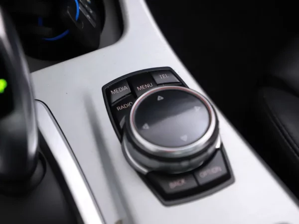 Photo 22 of 37 of WBA5G11060D177843 BMW 5 Serie Touring 520i High Executive Leder