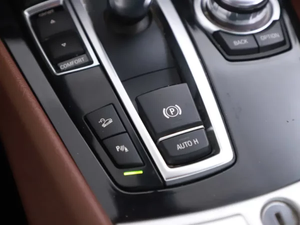 Photo 22 of 40 of WBASP61030DV47940 BMW 5 Serie Gran Turismo 530xd High Executive