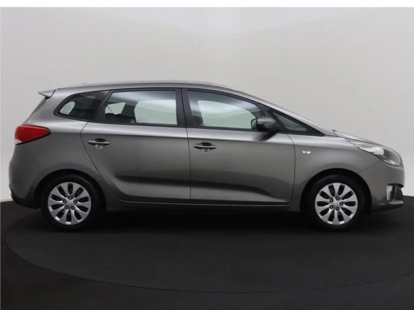 Photo 23 of 25 of KNAHT811AG7124222 Kia Carens 1.6 GDi DynamicLine Nav