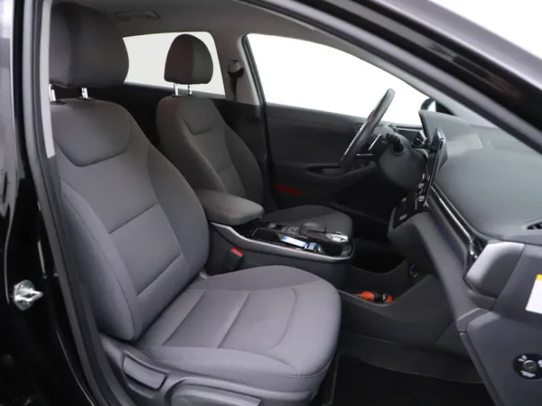 Photo 23 of 30 of KMHC851JFLU065099 Hyundai IONIQ Comfort EV 38 kWh