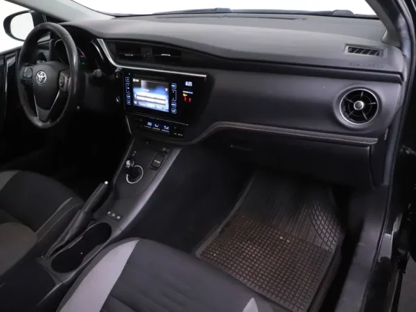 Photo 23 of 30 of SB1ZS3JEX0E174839 Toyota Auris Touring Sports 1.8 Hybrid Lease