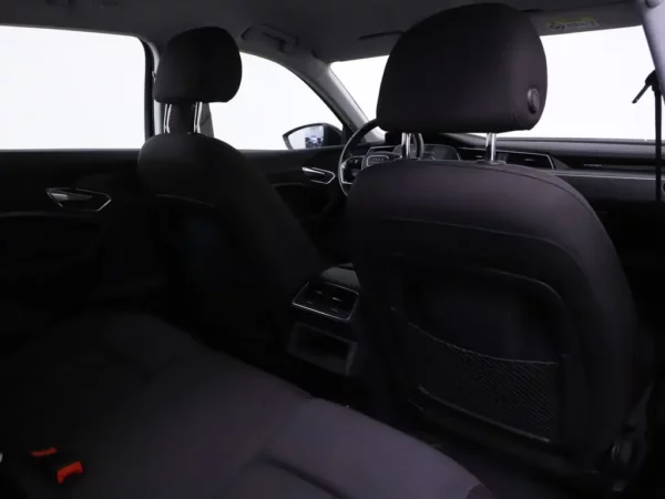 Photo 23 of 30 of WAUZZZGE6LB039975 Audi e-tron 50 quattro edition 71 kWh