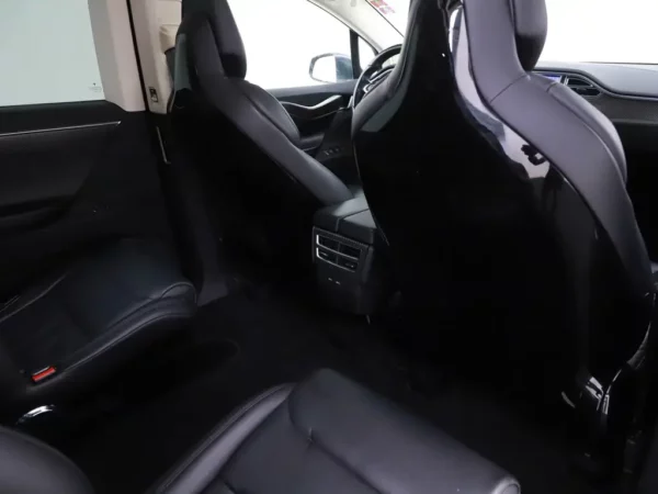 Photo 23 of 31 of 5YJXCCE22GF012440 Tesla Model X 90D Base 6p. LED