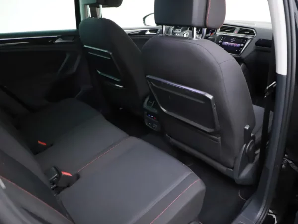 Photo 23 of 31 of WVGZZZ5NZJW355944 Volkswagen Tiguan 1.4 TSI DSG Comfortline Business