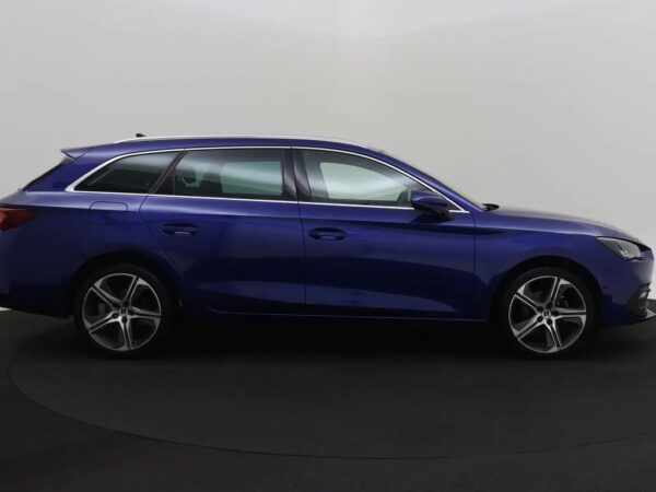 Photo 24 of 26 of VSSZZZKLZMR049700 SEAT Leon ST 1.5 eTSI DSG Style Launch Edition