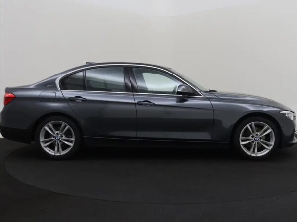 BMW 3-serie 330e High Executive