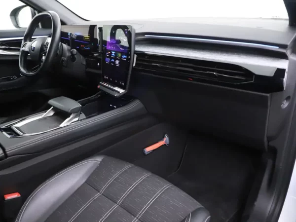 Photo 24 of 29 of VF1RHN00070299589 Renault Austral 1.2 E-Tech full hybrid 200 Techno