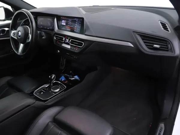 Photo 24 of 29 of WBA31AK0007K54793 BMW 2 Serie Coupé 220i Aut. M-Sport