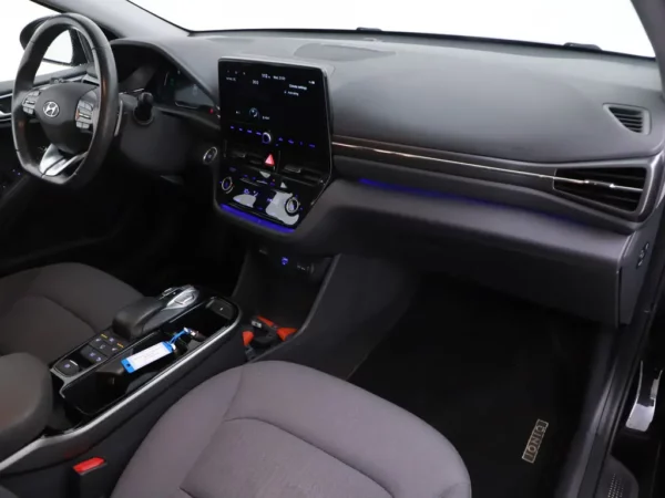 Photo 24 of 30 of KMHC851JFLU065099 Hyundai IONIQ Comfort EV 38 kWh