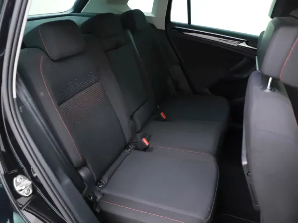 Photo 24 of 31 of WVGZZZ5NZJW355944 Volkswagen Tiguan 1.4 TSI DSG Comfortline Business