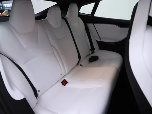 Photo 24 of 33 of 5YJSA7E26JF270000 Tesla Model S 100D (5-drs Hatchb.) Cruise