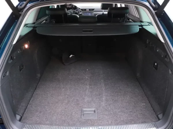 Skoda Superb Combi 1.6 TDI Aut. Style Business LED