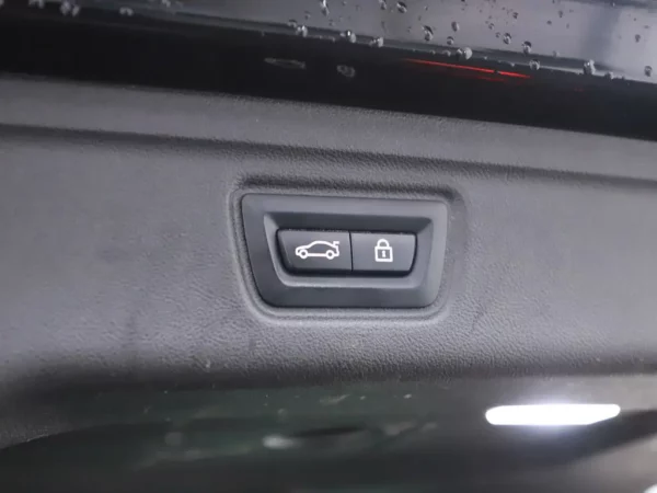 BMW 3 Serie Touring 330d Business Edition Plus Led-Laser