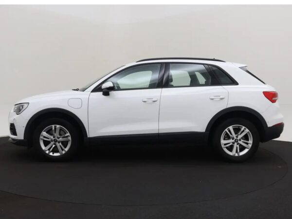 Photo 25 of 28 of WAUZZZF3XR1006511 Audi Q3 45 TFSI e edition