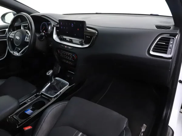 Photo 25 of 30 of U5YH2G11ALL030094 Kia ProCeed 1.0 T-GDI GT-Line