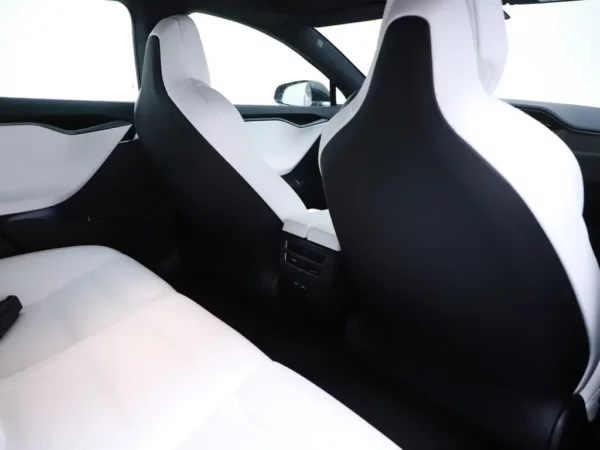 Photo 25 of 33 of 5YJSA7E26JF270000 Tesla Model S 100D (5-drs Hatchb.) Cruise