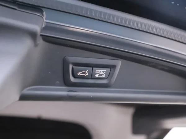 Photo 25 of 40 of WBASP61030DV47940 BMW 5 Serie Gran Turismo 530xd High Executive