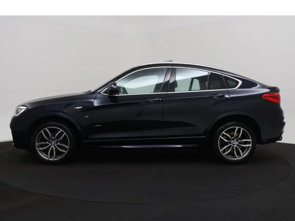 Photo 26 of 29 of WBAXW110900P42105 BMW X4 xDrive20i Aut. High Executive M-Sport
