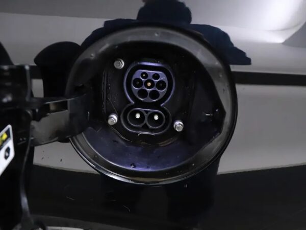 Photo 26 of 30 of KMHC851JFLU065099 Hyundai IONIQ Comfort EV 38 kWh