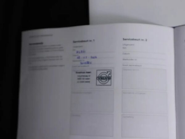 Photo 26 of 30 of YV1XZEDVEM2481671 Volvo XC40 Recharge P8 AWD R-Design LED