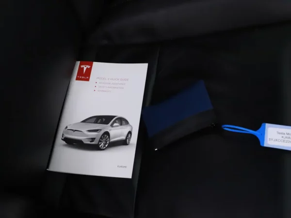 Photo 26 of 31 of 5YJXCCE22GF012440 Tesla Model X 90D Base 6p. LED