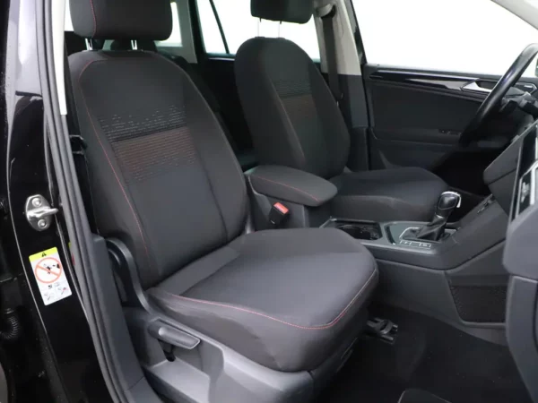 Photo 26 of 31 of WVGZZZ5NZJW355944 Volkswagen Tiguan 1.4 TSI DSG Comfortline Business