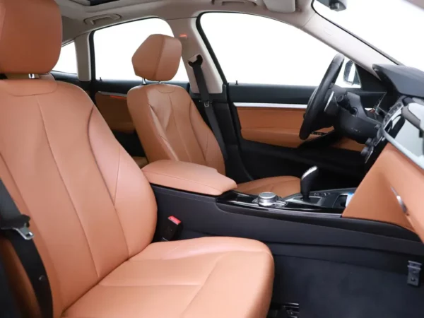 Photo 26 of 32 of WBA8X710X0G447283 BMW 3-serie Gran Turismo 330i GT High Executive Edition LED