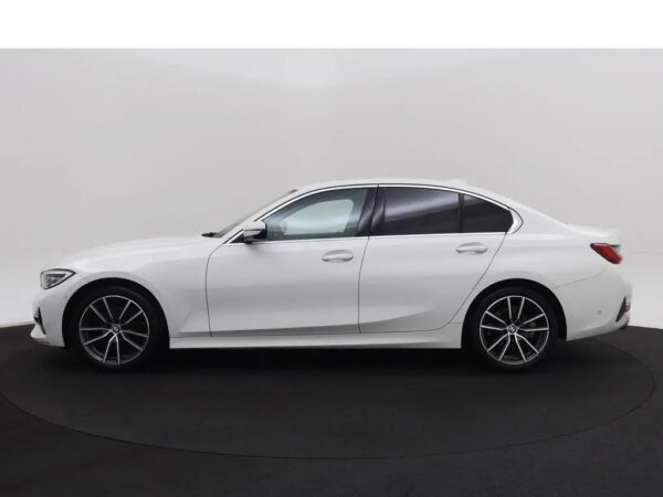 BMW 3-serie 320i High Executive (4-drs Sedan)