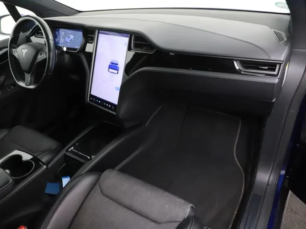 Photo 27 of 32 of 5YJXCCE24JF101059 Tesla Model X 100D (5-drs SUV) Cruise