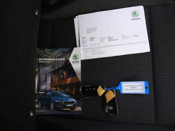 Photo 27 of 32 of TMBJR7NX0LY013295 Skoda Octavia Combi 1.5 TSI First Edition Winterpakket