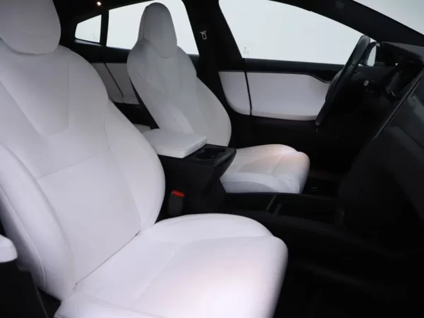 Photo 27 of 33 of 5YJSA7E26JF270000 Tesla Model S 100D (5-drs Hatchb.) Cruise