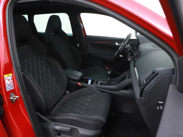 Photo 27 of 34 of TMBJR7NU6M5017005 Skoda Karoq 1.5 TSI ACT Sportline Business LED